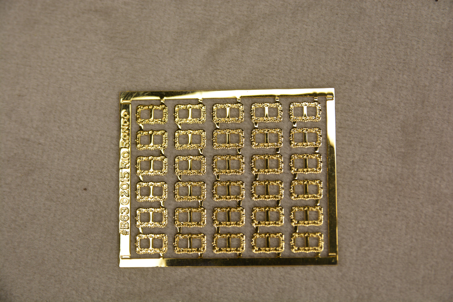 1/16" Decorative Buckles x6