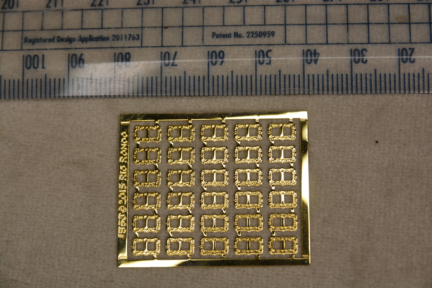 1/16" Decorative Buckles x6