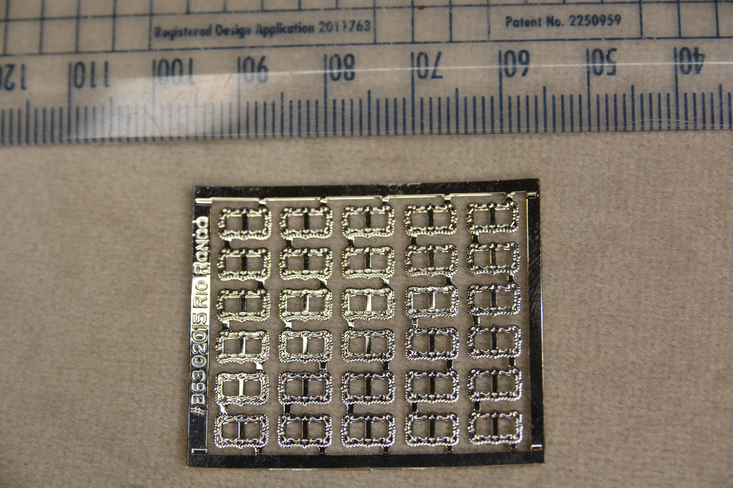 1/16" Decorative Buckles x6