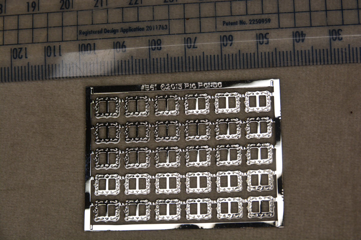 1/8" Decorative Buckles x6