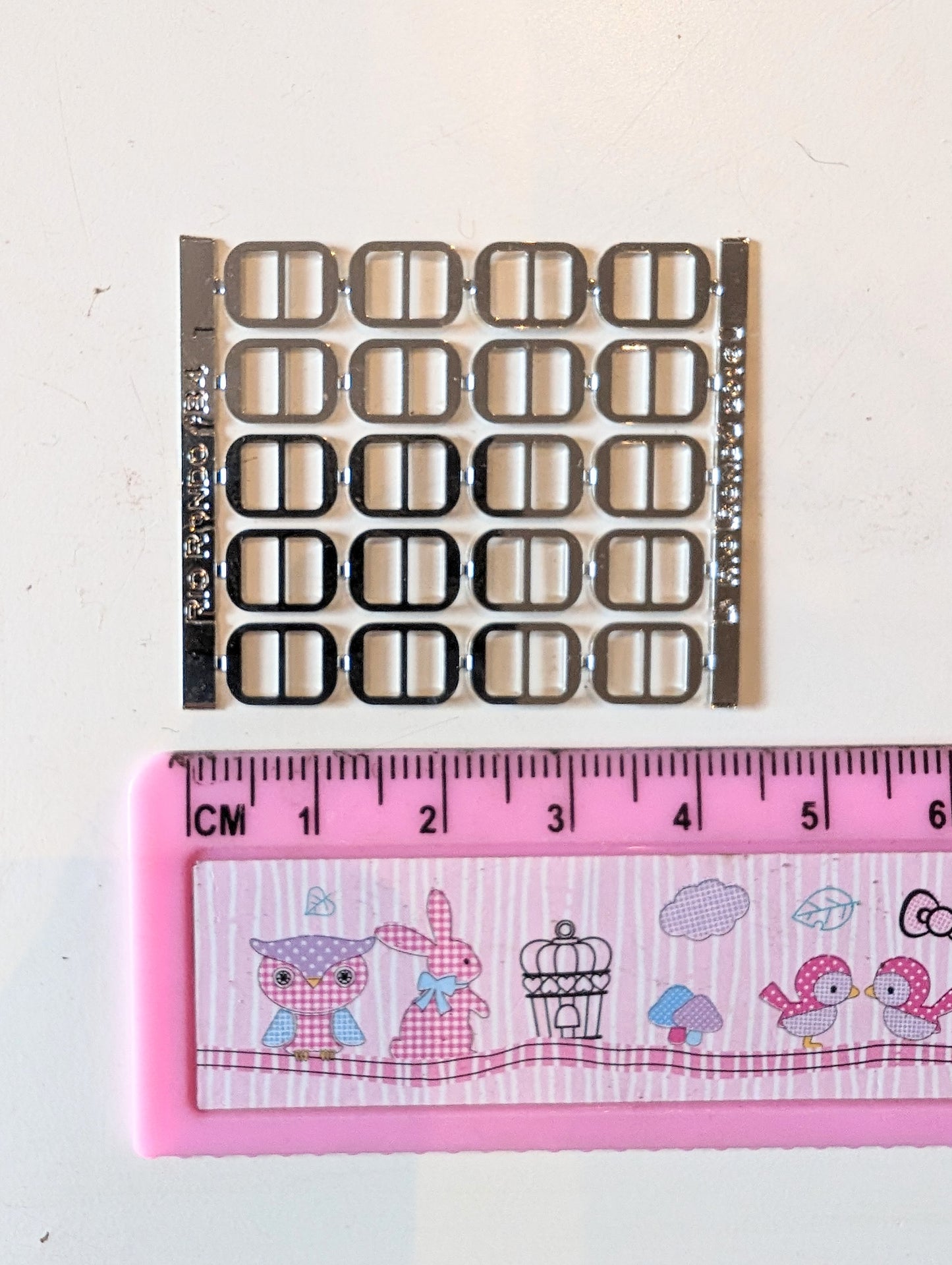 3/16" Oval Buckles x4