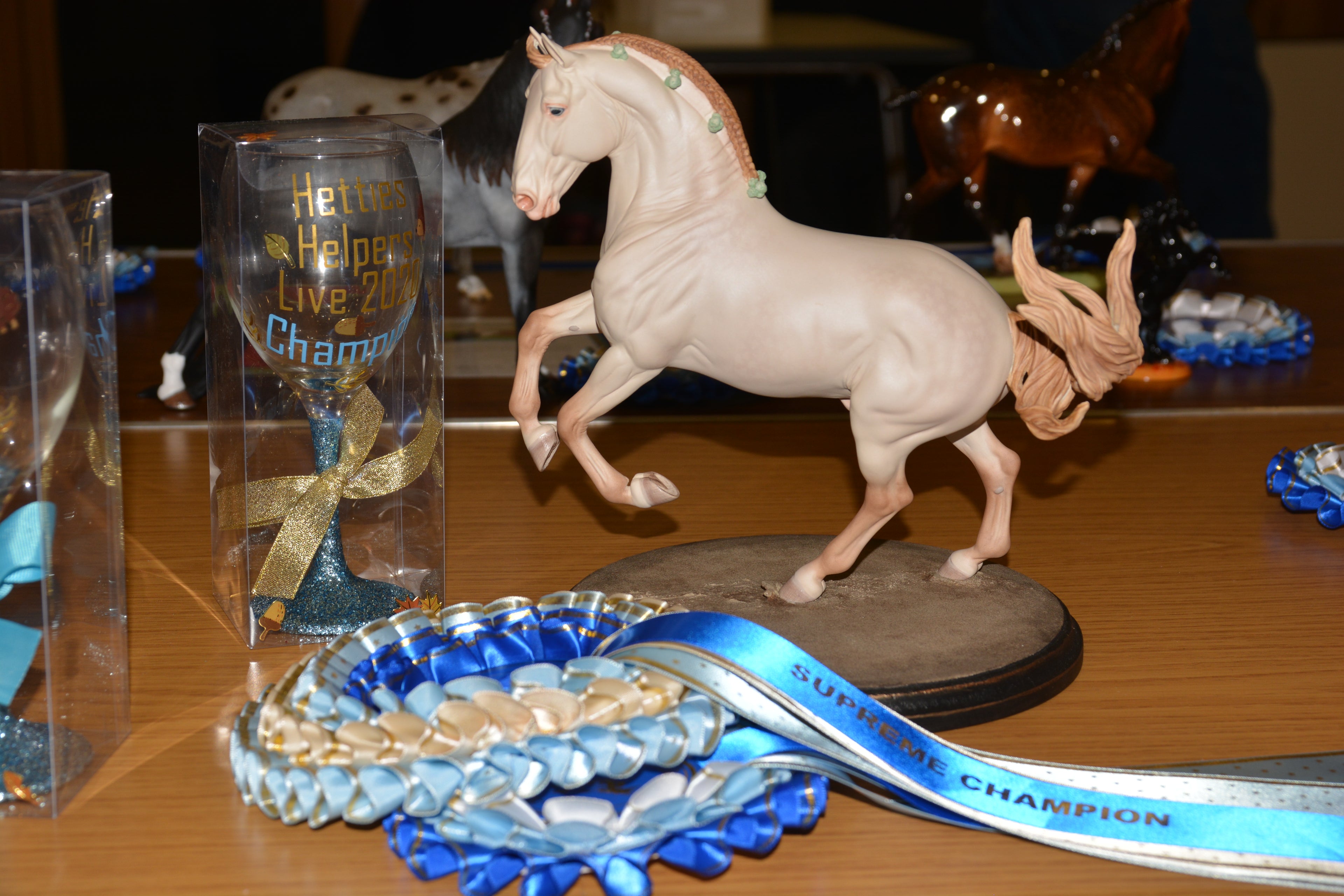 Artist Resin - Supreme Champion Hetties Helpers Live 2020
